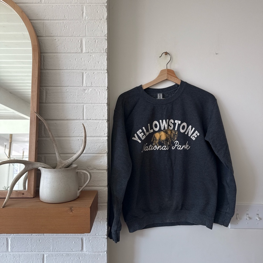 Yellowstone National Park Gray Sweatshirt